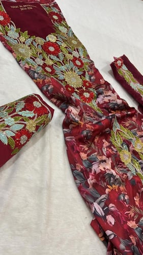 حرير ايطالي موديل دبل كم مطرز ومتروس كرستال مع الب...