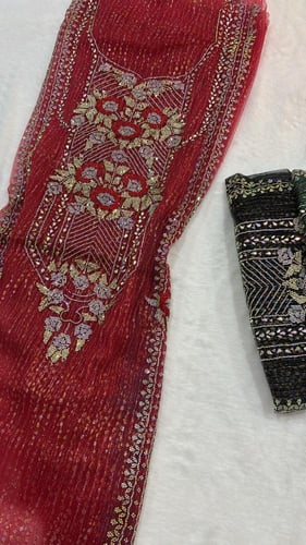 ثوب خليجي تور مطرز ومتروس كرستال مع البطانه