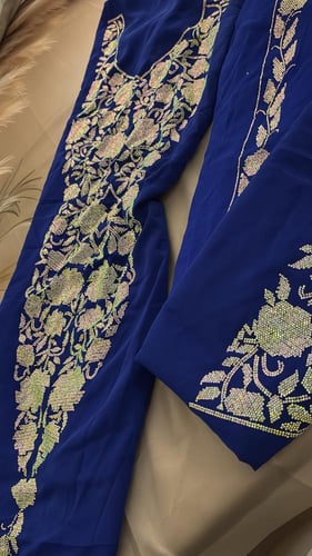 حرير الماس مع بشت شيفون موديل السروال بحزام متروس...