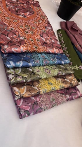 حرير ديجتال مطرز ومرصع بالكرستال مع الطرحه