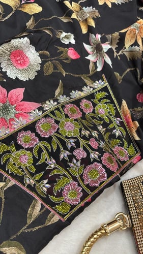 حرير ايطالي مطرز ومتروس كرستال مع الشنطه