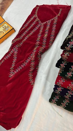 مخمل شتوي متروس كرستال ملون امام وخلف