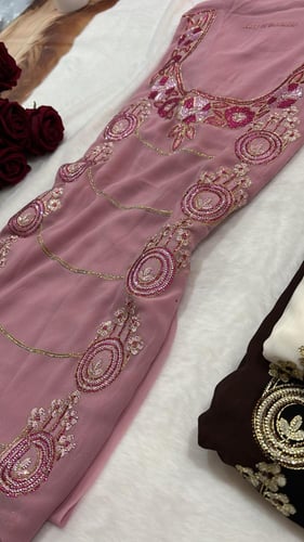 شيفون مطرز ومتروس كرستال (بدون بطانه)