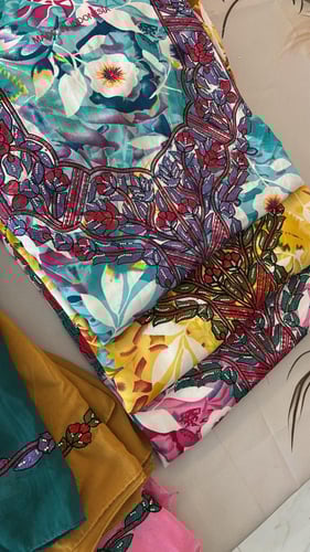 حرير اندنوسي مطرز ومرصع بالكرستال مع الطرحه