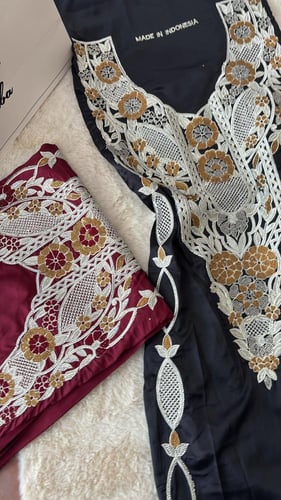 حرير ايطالي مطرز ومتروس كرستال لين الحاشيه