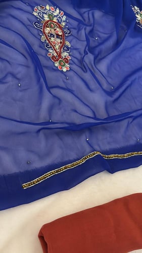 شيفون شغل يدوي ومخملي فاخر لين تحت مع شيله ساده (ب...