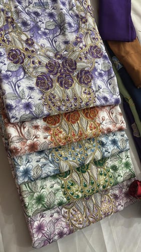 حرير اندنوسي مطرز ومرصع بالكرستال مع الطرحه