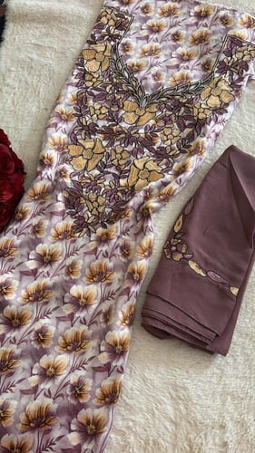 حرير اندنوسي مخرم ومطرز ومرصع بالكرستال مع الشيله