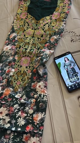 حرير ايطالي موديل التور مع الحزام مطرز ومتروس كرست...