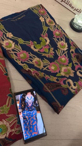 كشميري مطرز سلسله ومتروس كرستال