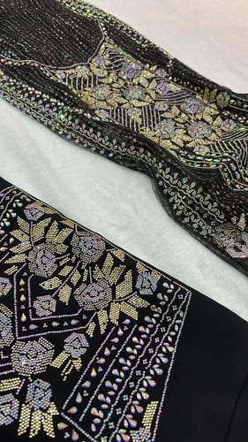 ثوب خليجي تور مطرز ومتروس كرستال مع البطانه