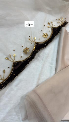 تور شغل يدوي فاخر ومخملي لتحت مع بطانه حرير ايطالي...