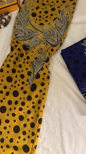 كشميري مطرز ومتروس كرستال موديل عربي وباكمام عربيه