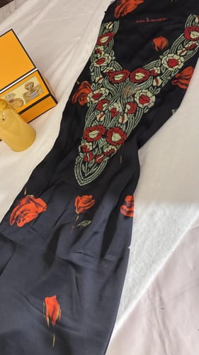 حرير ايطالي مطرز ومتروس كرستال