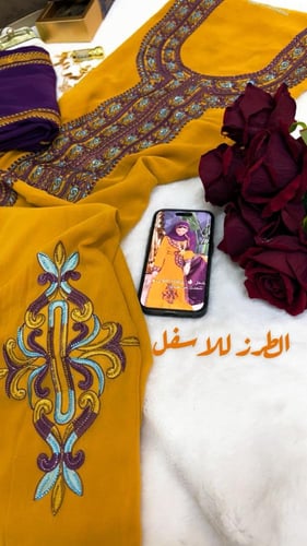 شيفون مطرز مغربي ومرصع بالكرستال مع البطانه الداخل...