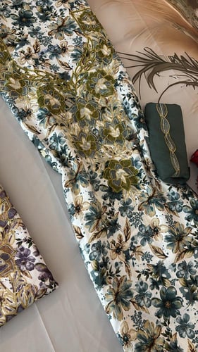 حرير اندنوسي مطرز ومرصع بالكرستال مع الطرحه