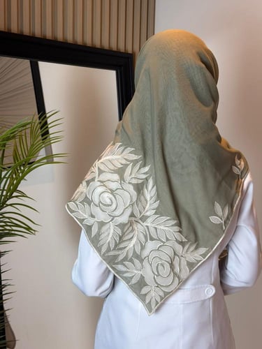 طرحة تطريز ملكي 1