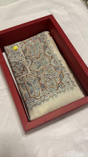 Kashmiri shawl -Ao
