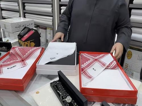 بكج قماش مع شماغ صيفي