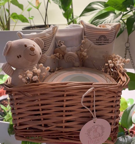 هدية مواليد تناسب الجنسين