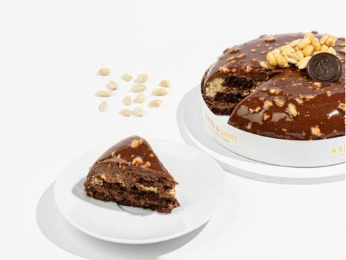 كيك السنيكرز