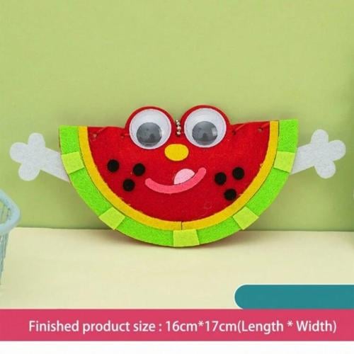 نمي مهارة طفلك الإبداعية من خلال صنع ميداليات للفو...