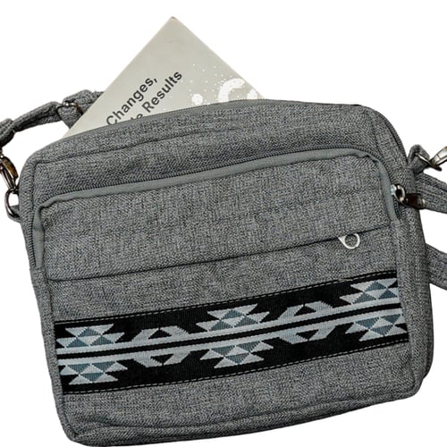 شنطة كتف بتصميم مميز من CadouNi