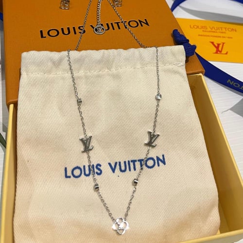 طقم سلسال لويس فيتون مع ملحقاته