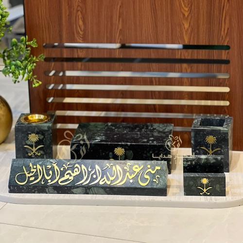 اطقم مكتبيه رخام بشعار سيفين ونخله