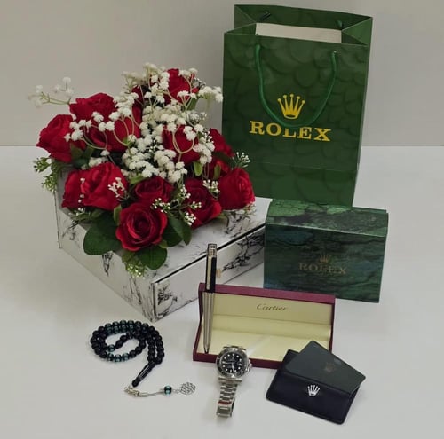 بوكس هدية رجالية فاخرة مع الورد