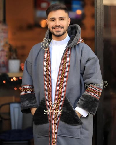 فروة رجالية فخمة باطراف السدو التراثي