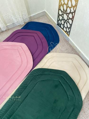 سجادة صلاة مبطنة اسفنج سميكة مع التطريز