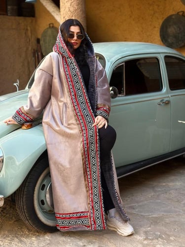 فروات نسائية باطراف السدو التراثي الفاخر