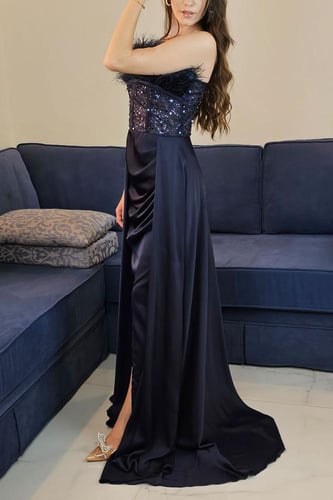 فستان سهرة كحلي طويل بريش ناعم