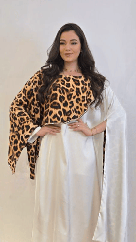 فستان الفهد الملكي بمزيج من الأناقة والقوة