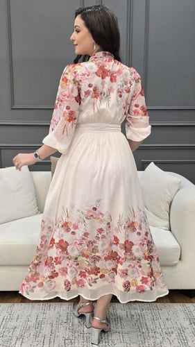 فستان ناعم أنيق بالزهور الحمراء