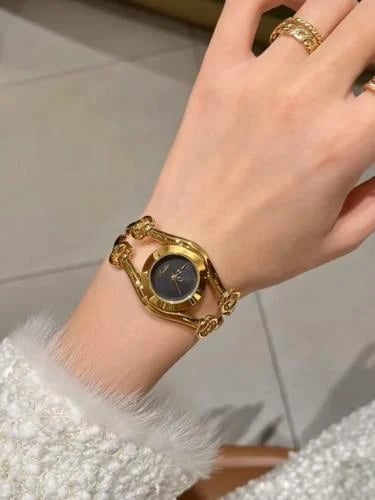 ساعة اسوار ذهبي