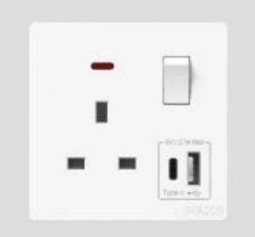 فيش 13امبير USB بيانو ابيض ناسكو