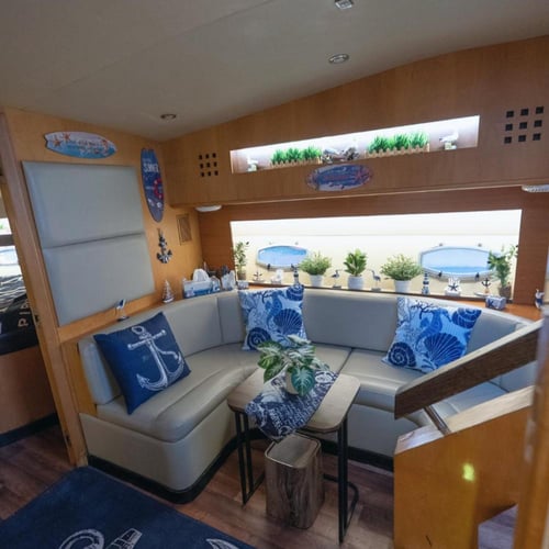 قارب أوركس ( 6 ساعات )