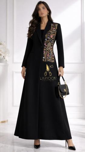 The lady of the elegant blazer