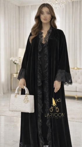 صمت الدانتيل الفاخر