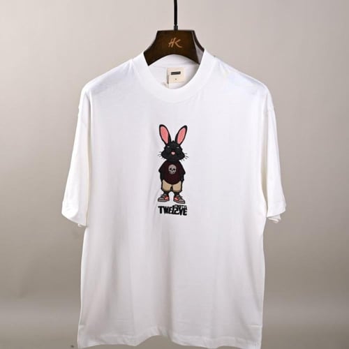 تيشرت بإطلالة مميزة