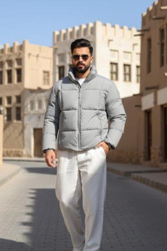 جاكيت مقاوم للمطر