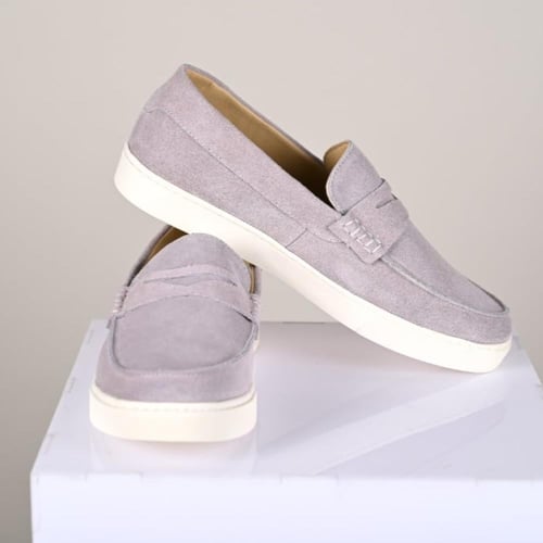 شوز كلاسيكي