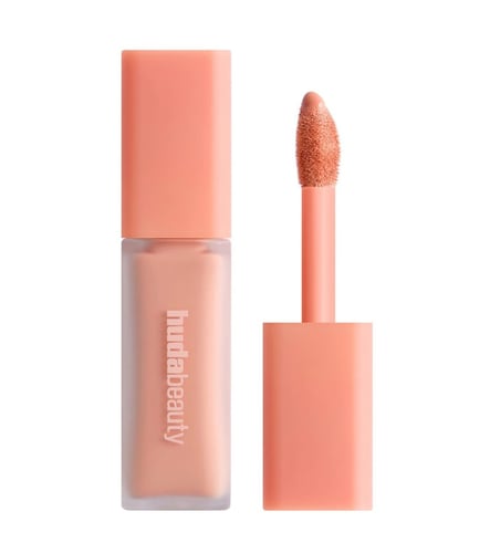 Huda Beauty (Beach)