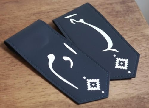 بروش اطفال جلد مثبت في المغناطيس