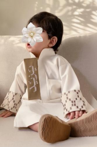 ثوب أطفال فاخر بتصميم تراثي أنيق – ثوب سعودي للأطف...