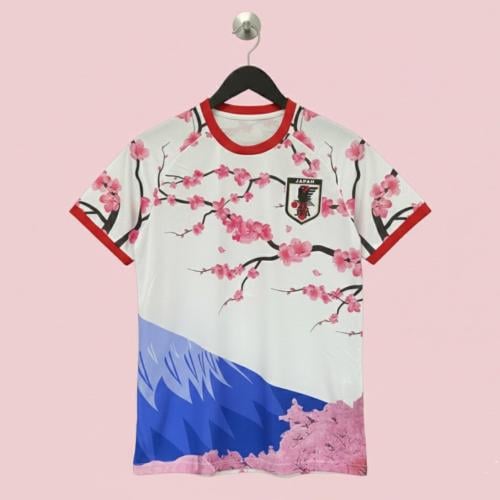 تيشيرت المنتخب الياباني بتصميم ساكورا