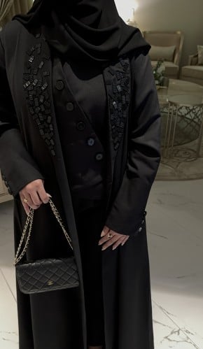 عباية زاهية