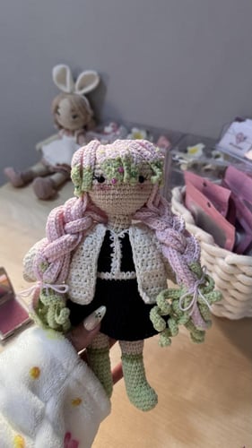 صمم/ي دميتك ( حسب الطلب) مقاس ٢٤ سم